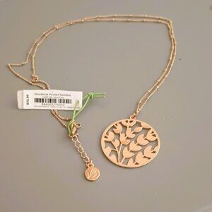 Vera Bradley Woodlands Necklace 30" Gold Tone Round Cut-Out Leaf Pendant NEW